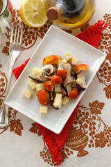 Ovoli e porcini in insalata con formaggio - Antipasto