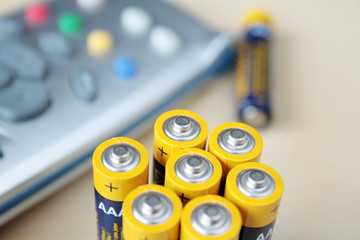 Batterien mit Fernbedienung