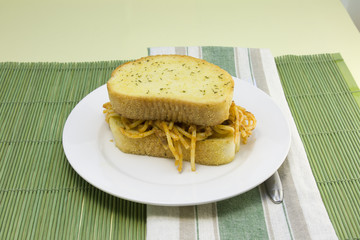 spaghetti sandwich