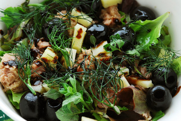 Insalata di bordo - Tonno pecorino olive verdure di stagione