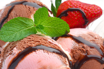 Ice cream with strawberry