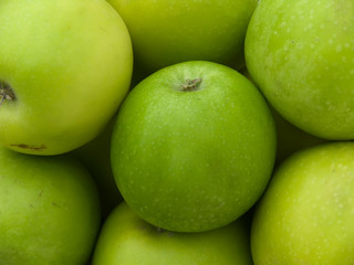 Fruit apples green
