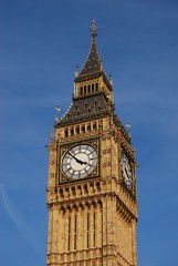 Fototapeta na wymiar Zamknąć z wieży zegarowej Big Ben, Londyn, Anglia