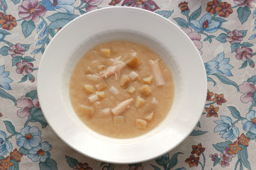 Zuppa di asparagi e patate - Primi piatti di stagione