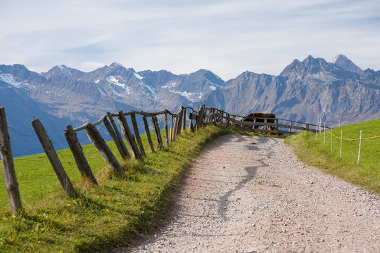 Bergwanderweg bei Hafling in S&uuml;dtirol