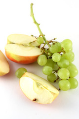 apfel und weintrauben