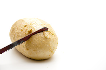 Brötchen und Sägeblatt