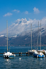 Fototapeta na wymiar Le lac d'Annecy en Haute-Savoie