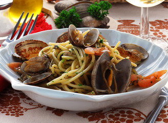 Maccheroni alle vongole - Primi piatti della cucina italiana