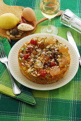 Torta salata alla polpa di zucca , mostarda e mandorle lom