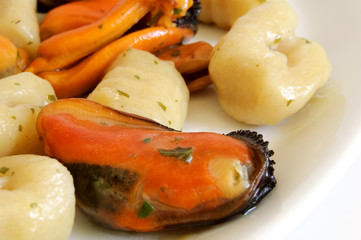 Italian food: gnocchi with mussels