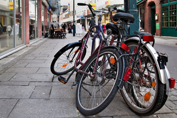 Fototapeta na wymiar abgestellte Fahrräder
