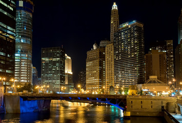 Chicago at night, IL, USA © sborisov
