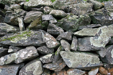 Loose stone wall