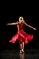 leichtf&uuml;ssige T&auml;nzerin