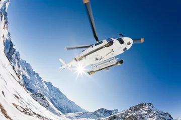 Abwaschbare Fototapete Heliskiing Helikopter © rcaucino