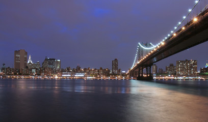 Fototapeta na wymiar New York and Manhattan Bridge at night