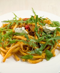 Maccaroni mit Rucola