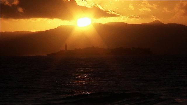 Coucher de soleil sur l'&icirc;let Gosier + bruit des vagues