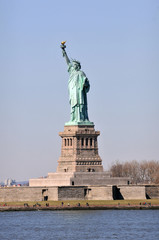 Fototapeta premium Statue of Liberty on a Clear Blue day.