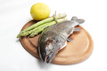 Raw trout with lemon and asparagus