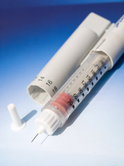 Insulin injecting pen