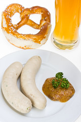 Bayerische Weißwurst, Weißbier und Brezn