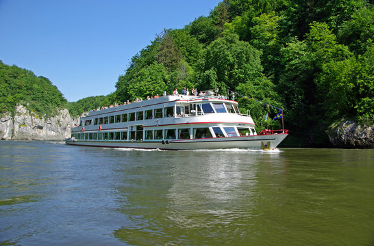 Flu&szlig;kreuzfahrtschiffe