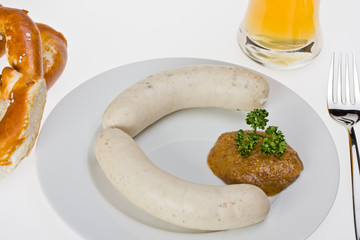 Bayerische Weißwurst, Weißbier und Brezn