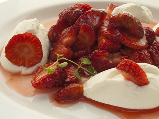 Erdbeeren mit Schlagsahne