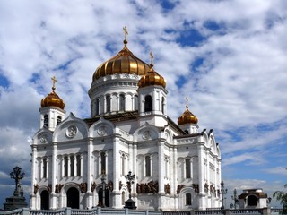Fototapeta na wymiar Temple of the Christ the Saviour - Moscow