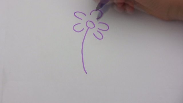 dessiner une fleur violette