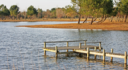 ponton de pêche sur le lac d'Hourtin (33) Gironde