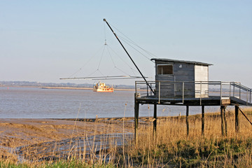 cabane de p&ecirc;che sur la Gironde &agrave; Pauillac (33)