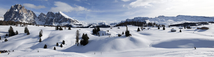 Fototapeta na wymiar Dolomiten im Winter Panorama