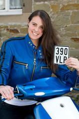 Naklejka premium Versicherungskennzeichen für Roller