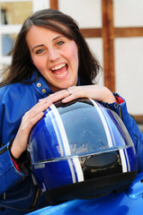 Teenager mit Motorroller