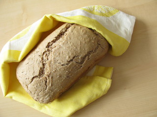 Brot aus dem Brotbackautomaten