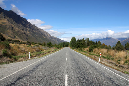 Straight road in New Zealand, Otago region