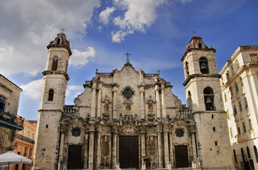 Fototapeta na wymiar Old havana Cathedral