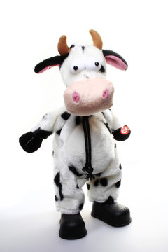 Boneco com corpo de vaca isolado no fundo branco