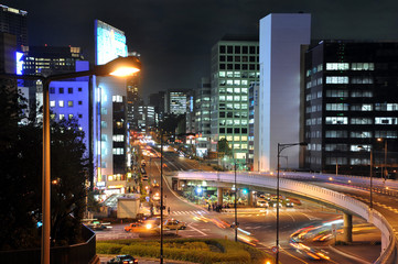Obraz premium Tokyo, quartier Akasaka de nuit