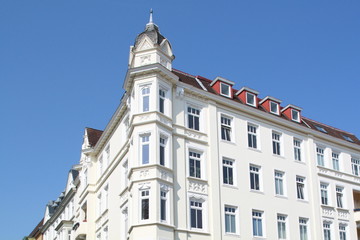 Wohnhaus, Hausfassade, Mietswohnungen,Kiel,Deutschland - 13441835