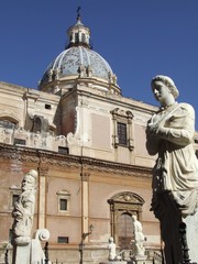 Fototapeta na wymiar Palermo i jej kopuły - Sycylia