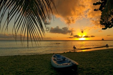 Canoe au coucher de soleil, Martinique