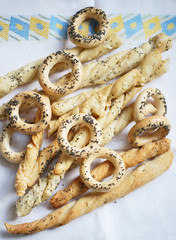 Breadsticks and cracknels