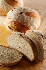 Sliced loaf of bread made of rye wheat