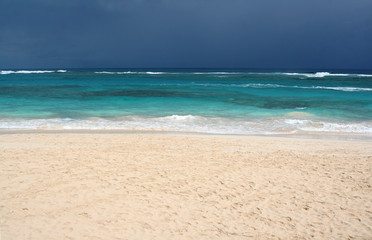 Fototapeta na wymiar Dramatic Tropical Beach