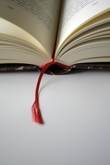 Buch mit Lesezeichen