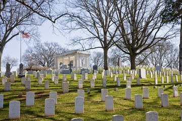 Naklejka premium Military Tombstones Up Hill
